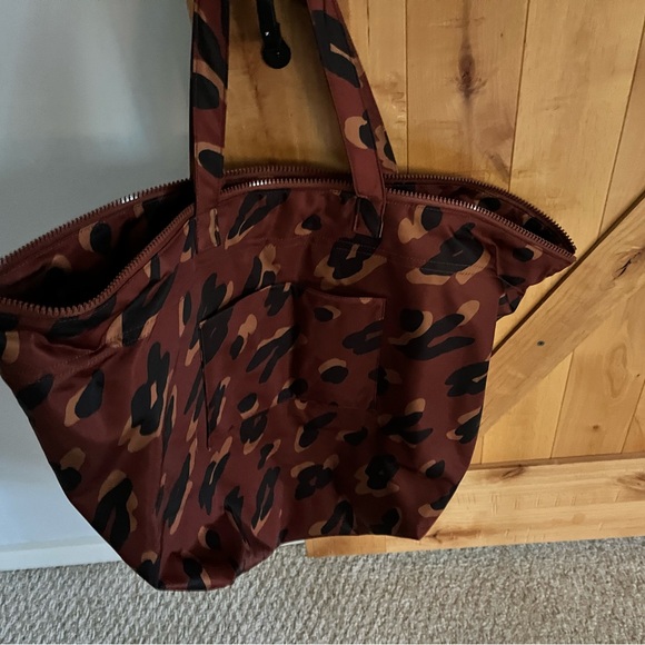 The (Re)sourced Weekender Bag in Painted Leopard - Picture 2 of 8